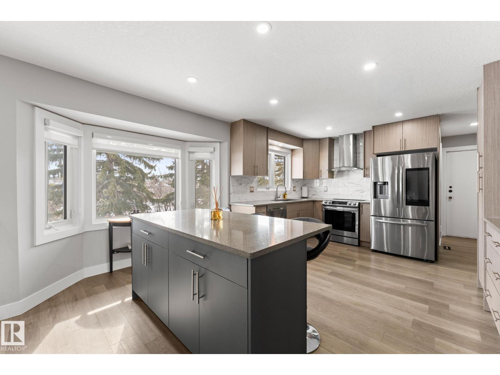 10673 161 AV NW, Edmonton