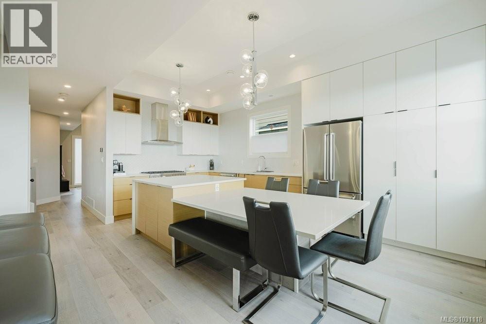 2399 Azurite Cres - 6
