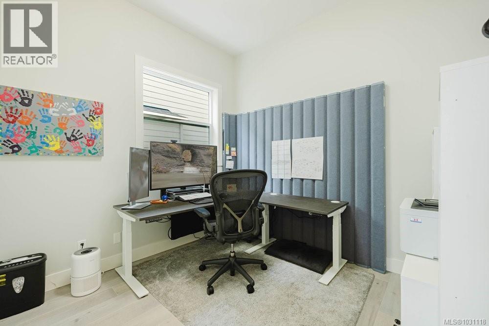 2399 Azurite Cres - 11