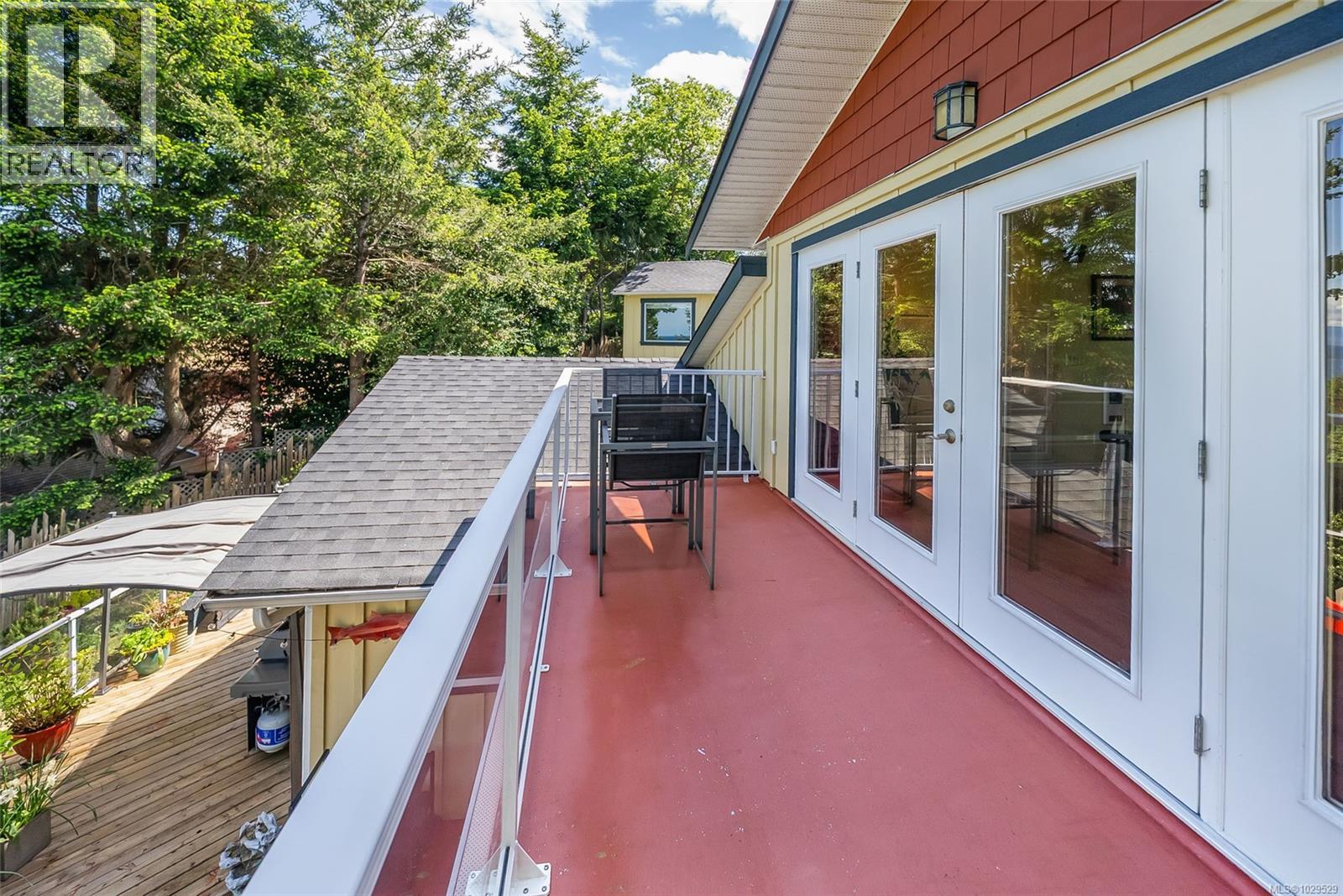 3259 DOLPHIN DR - 36