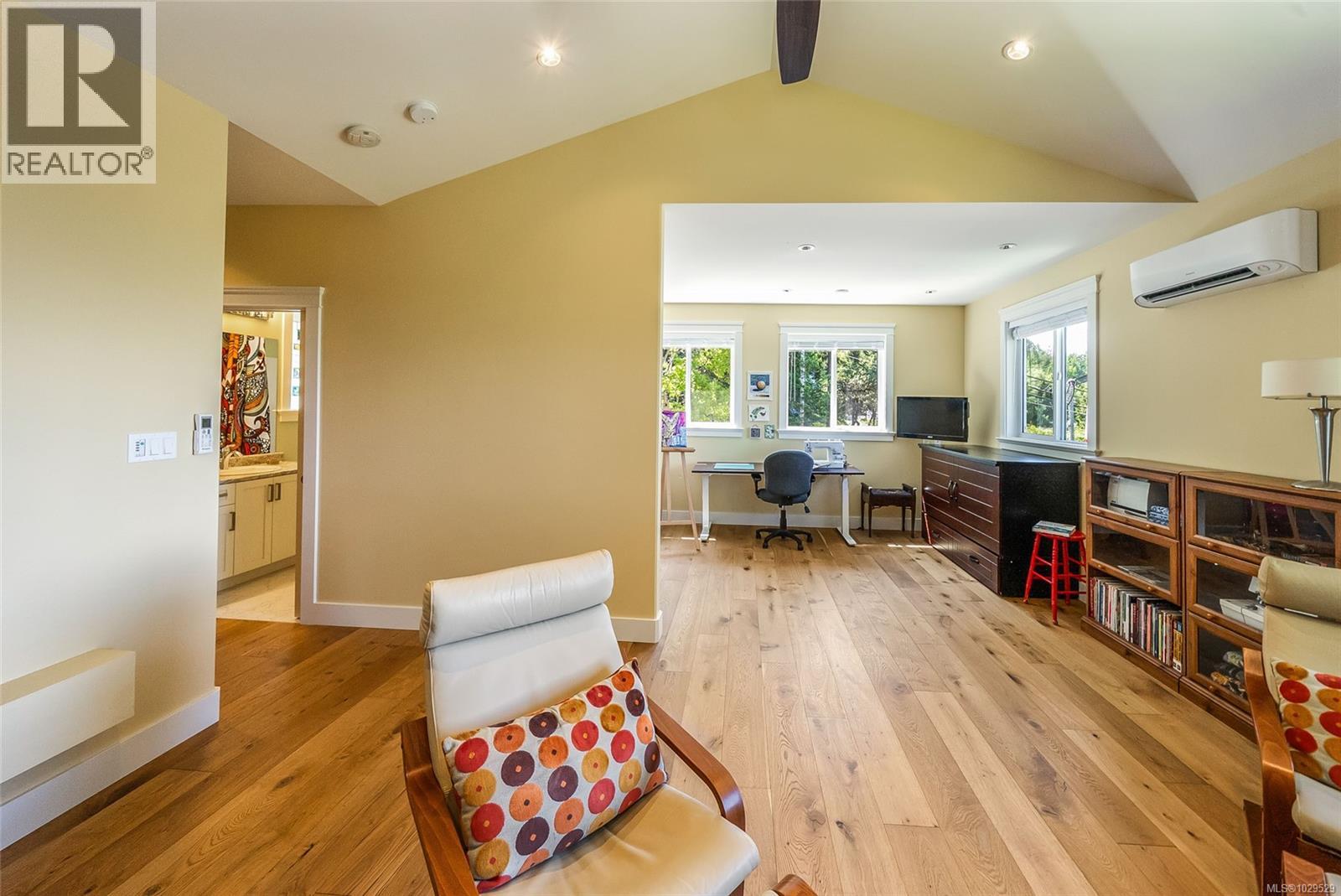 3259 DOLPHIN DR - 48