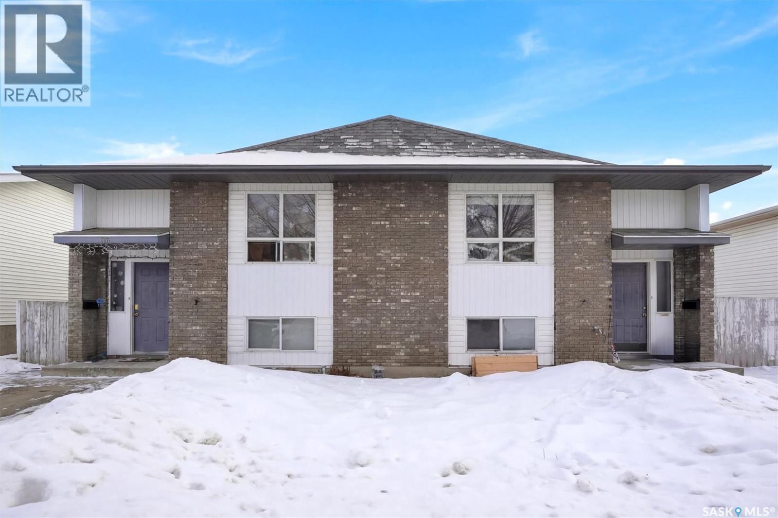 #114 116 Barber CRESCENT - 1