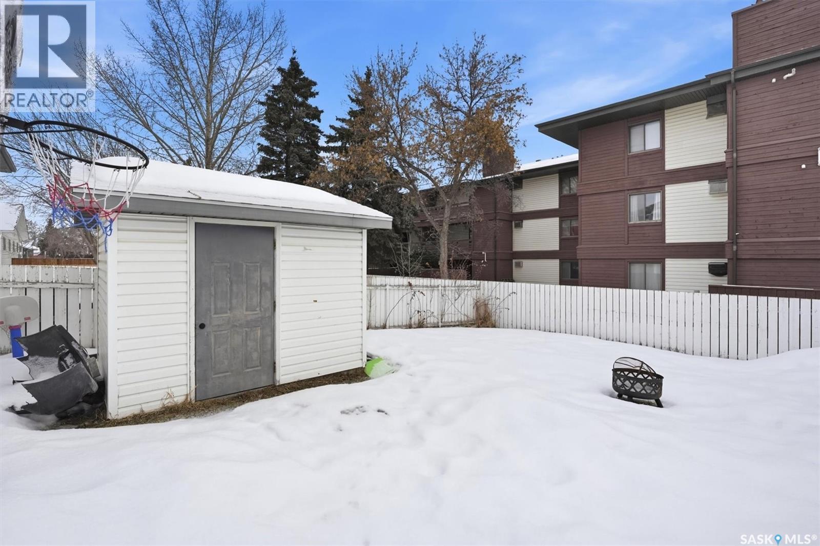 #114 116 Barber CRESCENT - 34