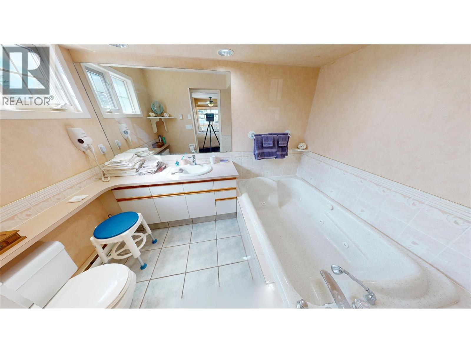 #701 5155 FAIRWAY DRIVE - 9