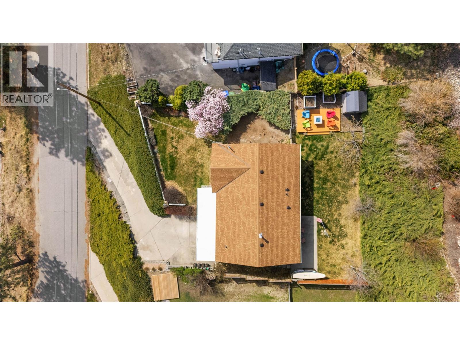 5288 Clarence Road, Peachland