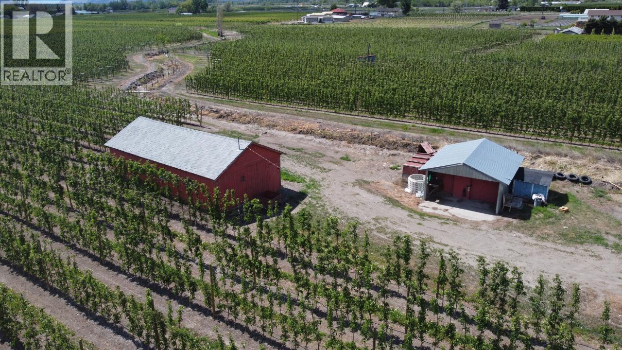  696 LOWE Drive, Cawston