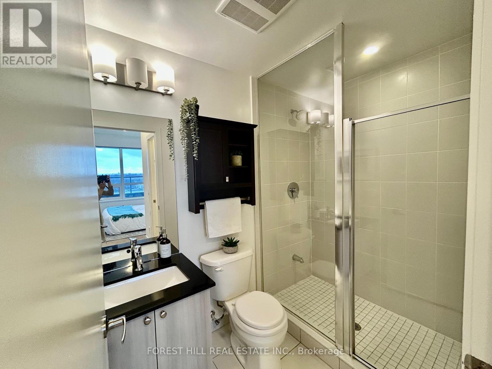 #716 7 KENASTON GARDEN - 18