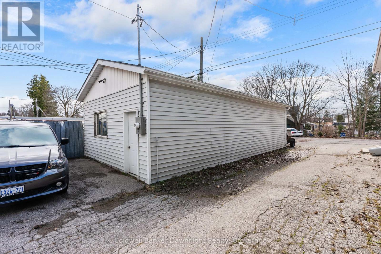 Rear Commercial Unit
