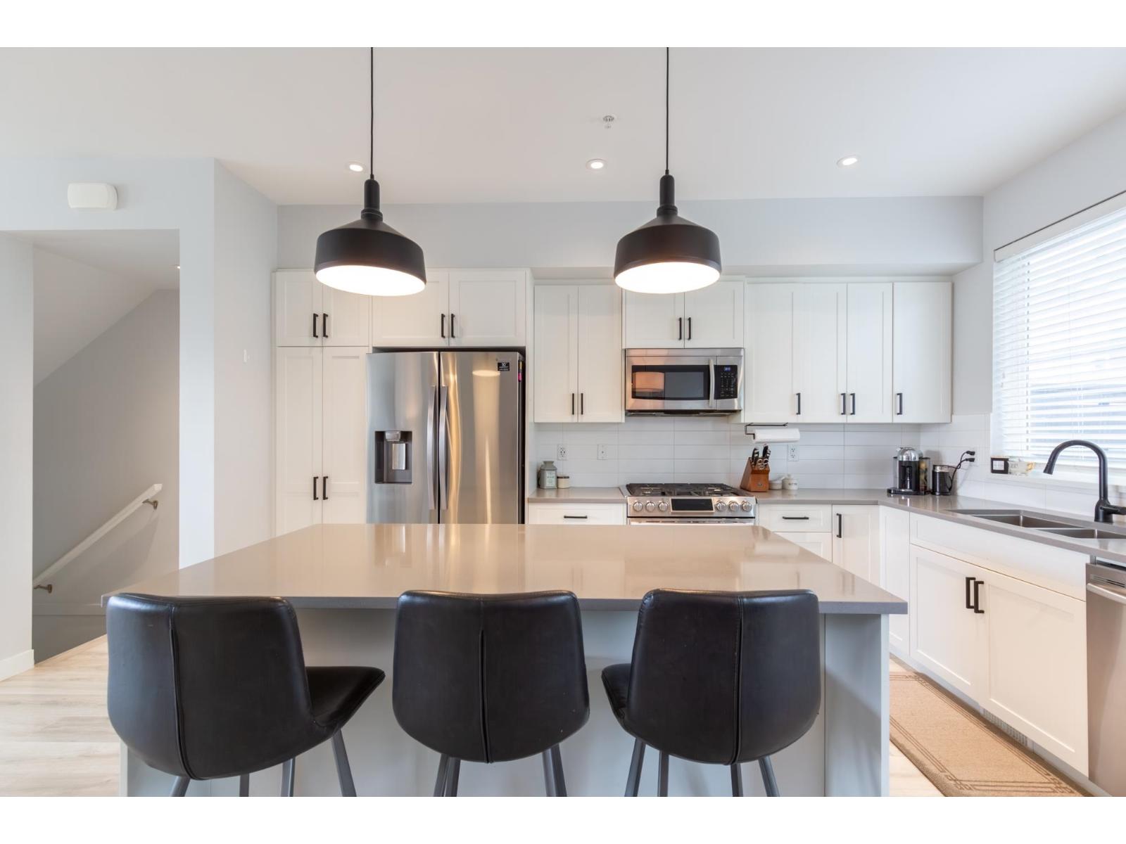 46 8371 202B STREET, Langley