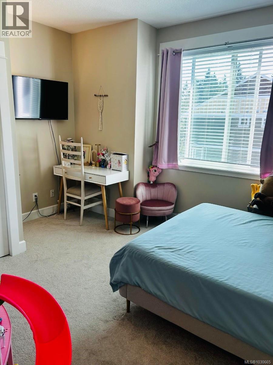 #111 6057 DOUMONT RD - 20