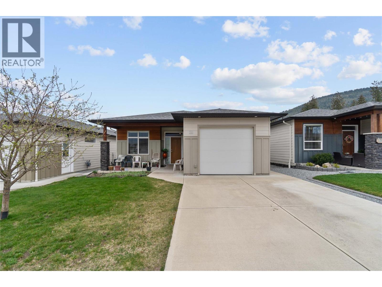 28 1611 10 Street Southwest, Salmon Arm