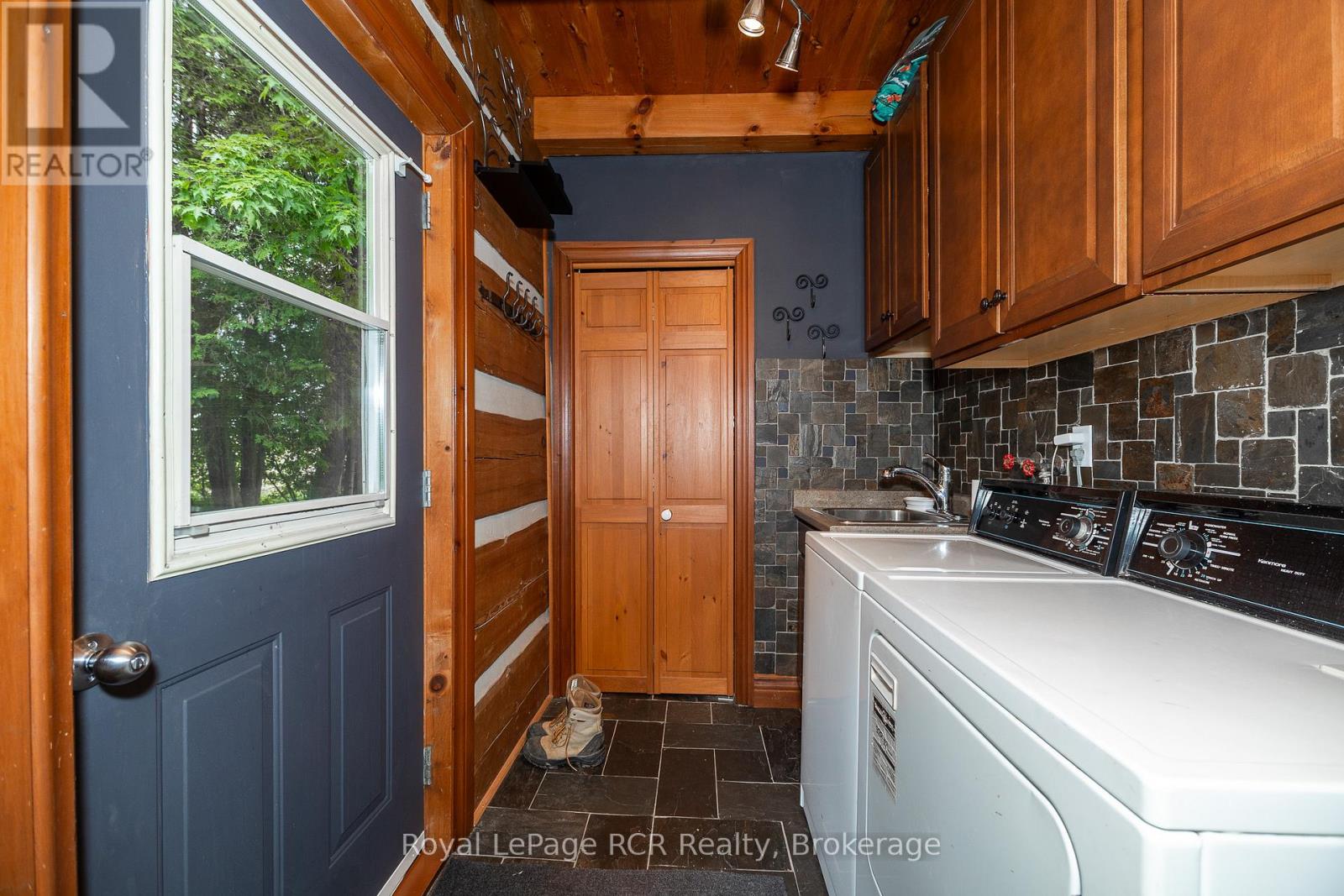 552691 GREY ROAD 23 - 16