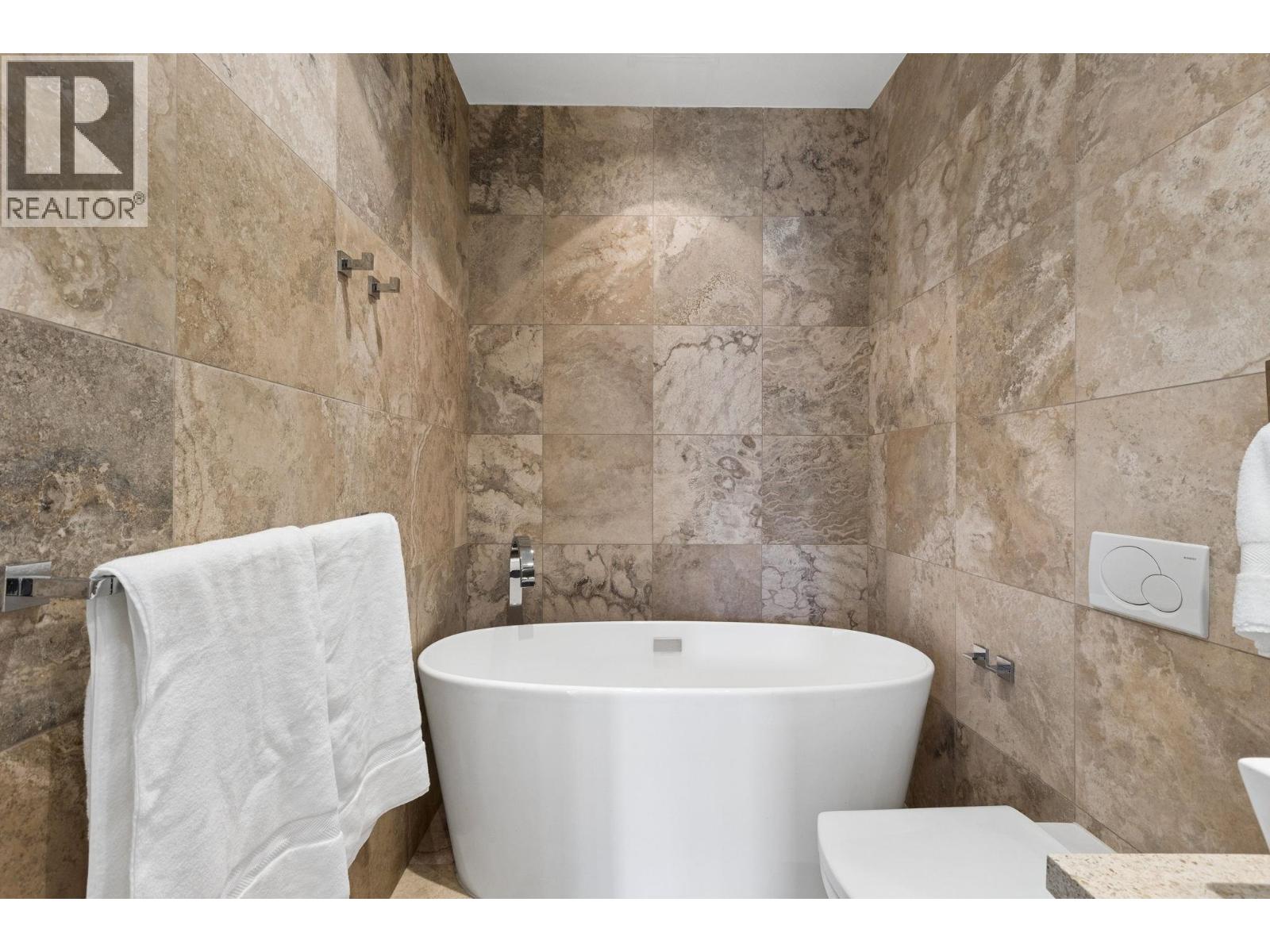 603 181 ATHLETES WAY, Vancouver