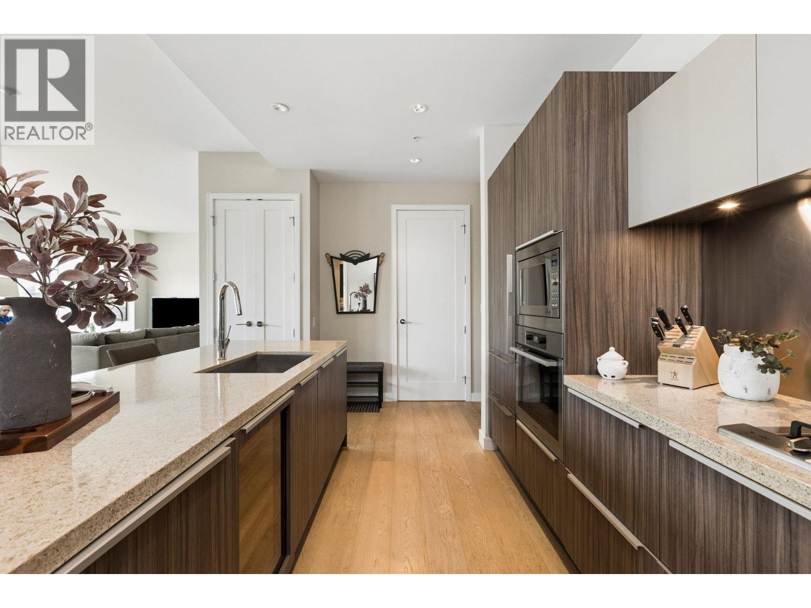 603 181 ATHLETES WAY, Vancouver