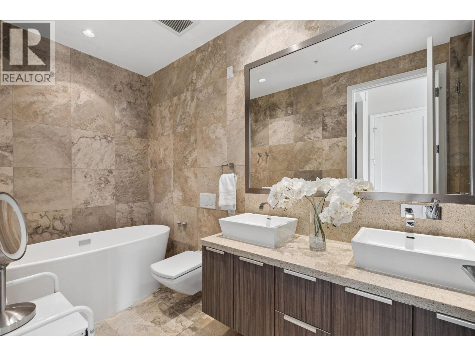 603 181 ATHLETES WAY, Vancouver