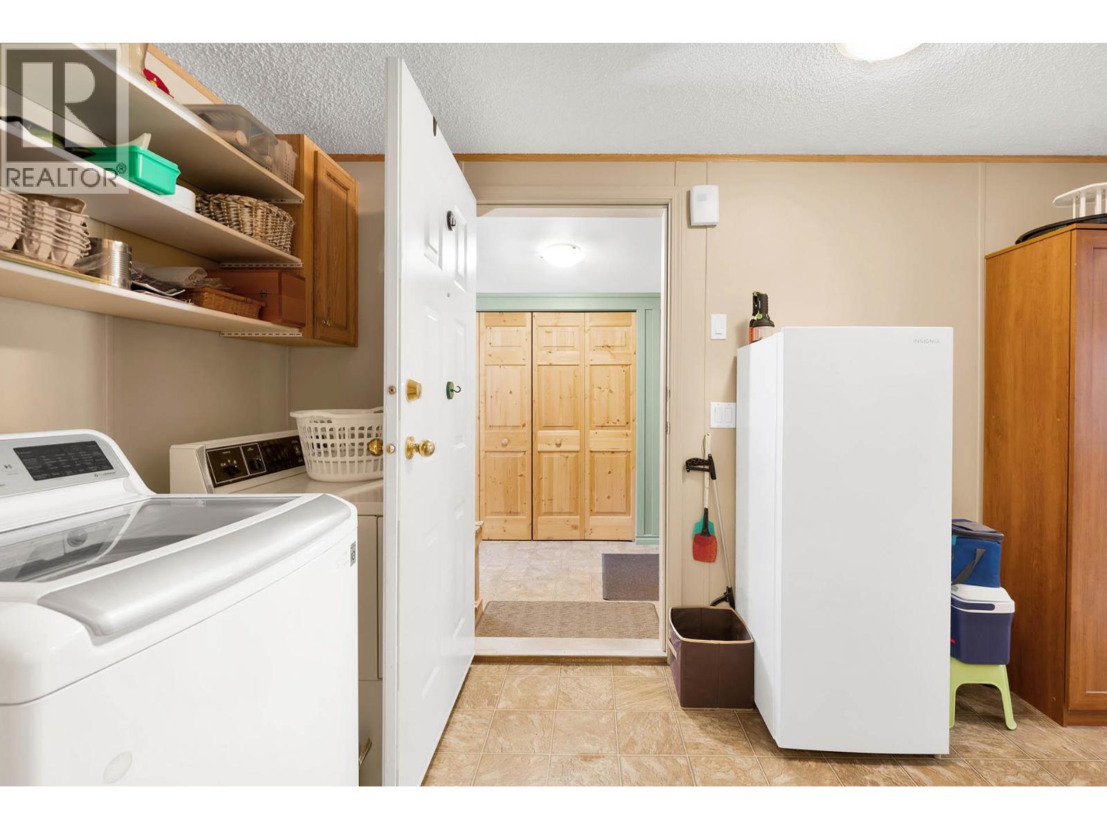  1888 Lakeview Drive, Kamloops