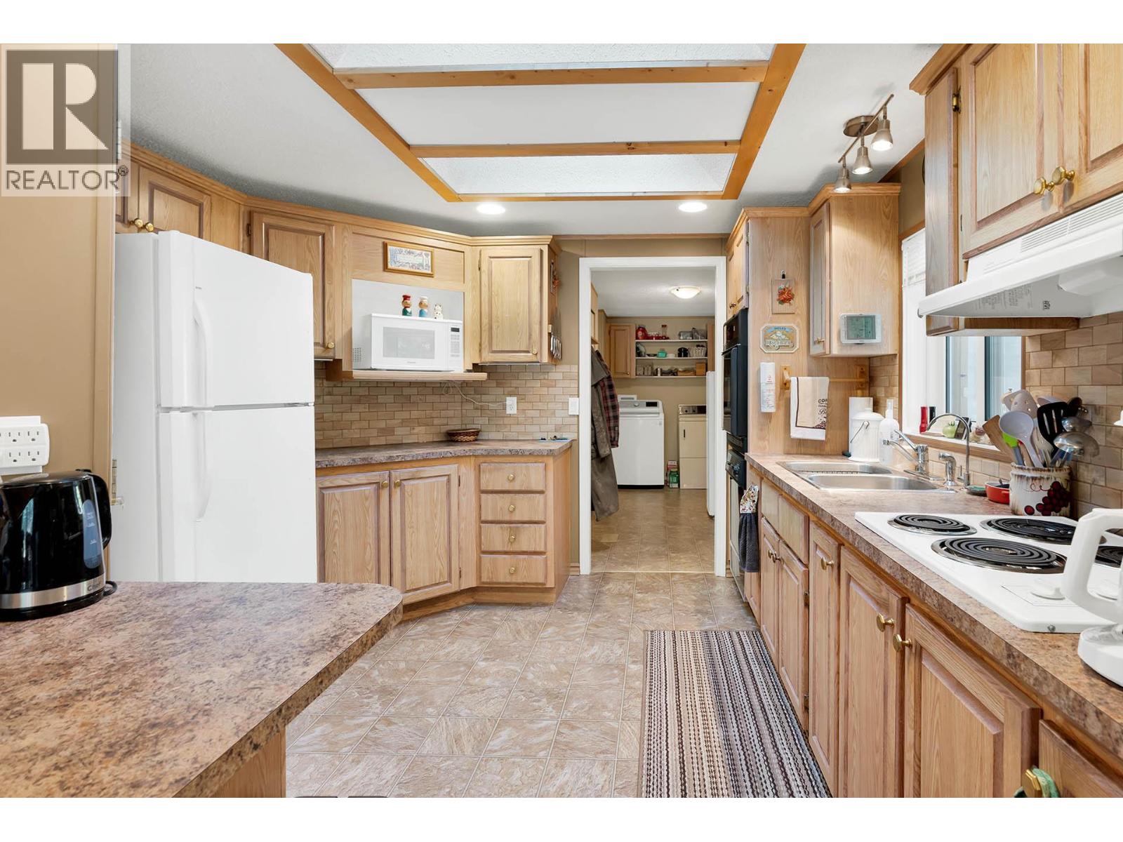  1888 Lakeview Drive, Kamloops