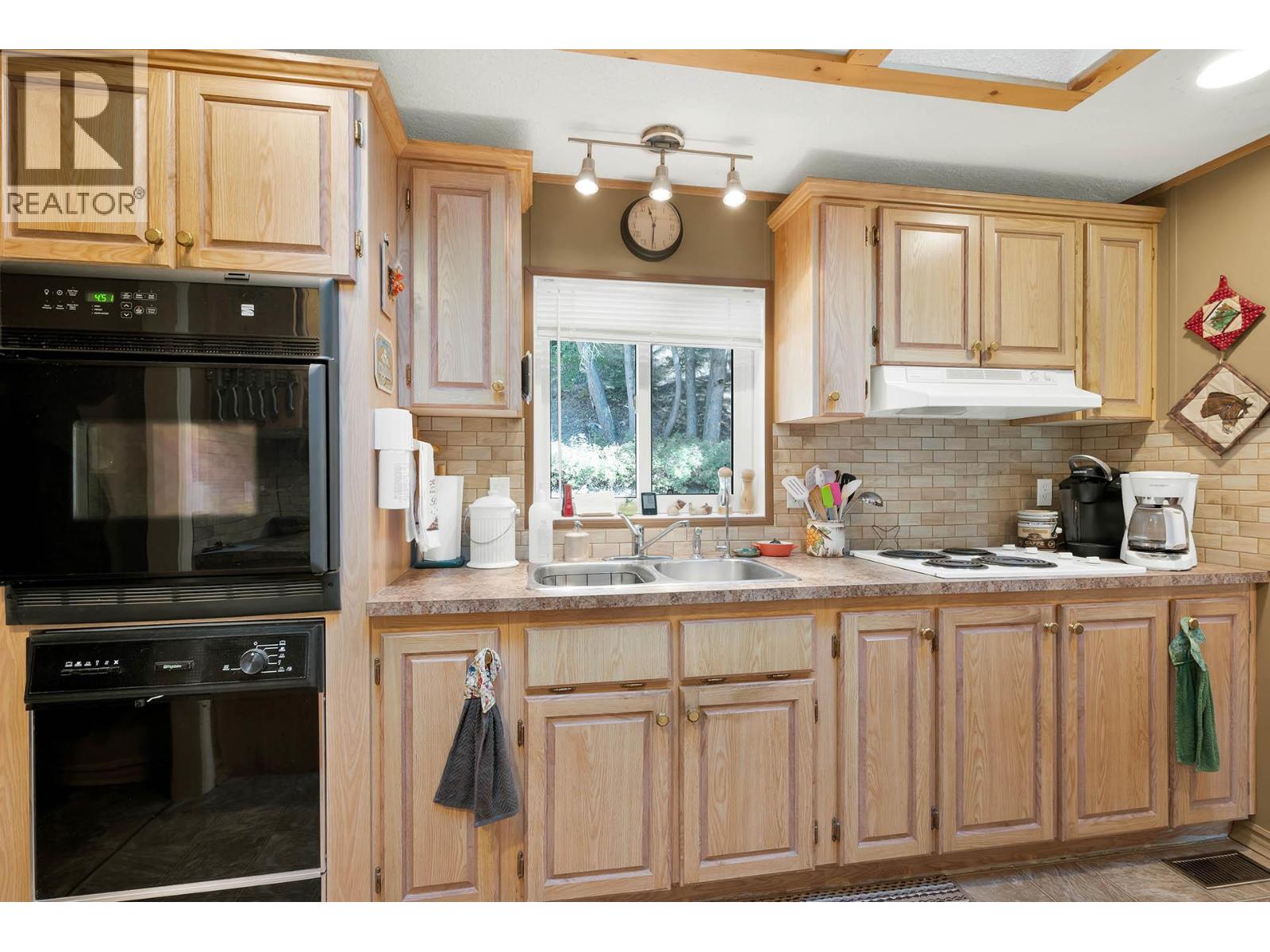  1888 Lakeview Drive, Kamloops