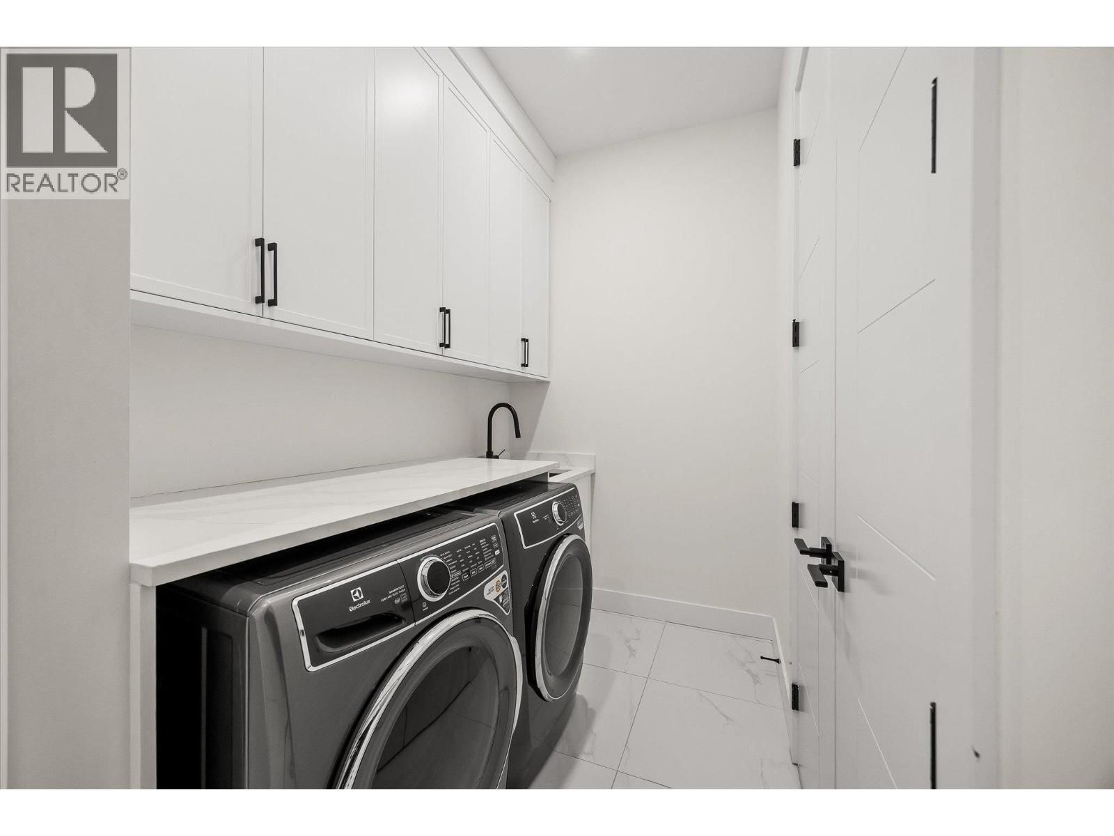 897 Carnoustie Drive, Kelowna