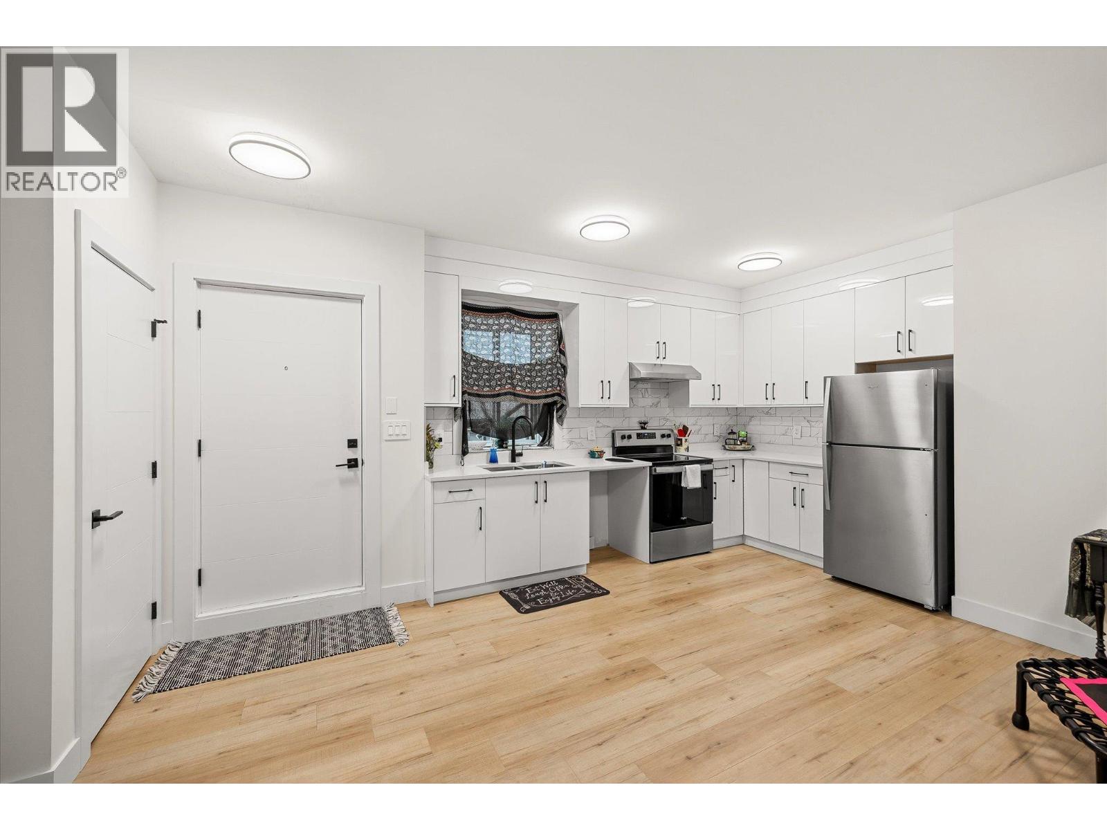 897 Carnoustie Drive, Kelowna