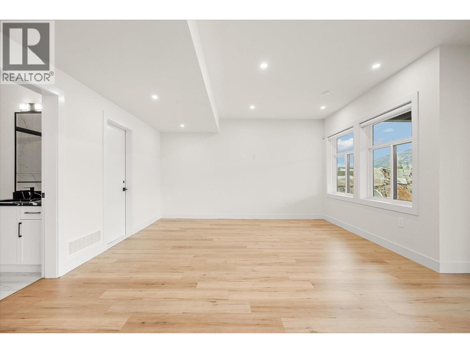 897 Carnoustie Drive, Kelowna