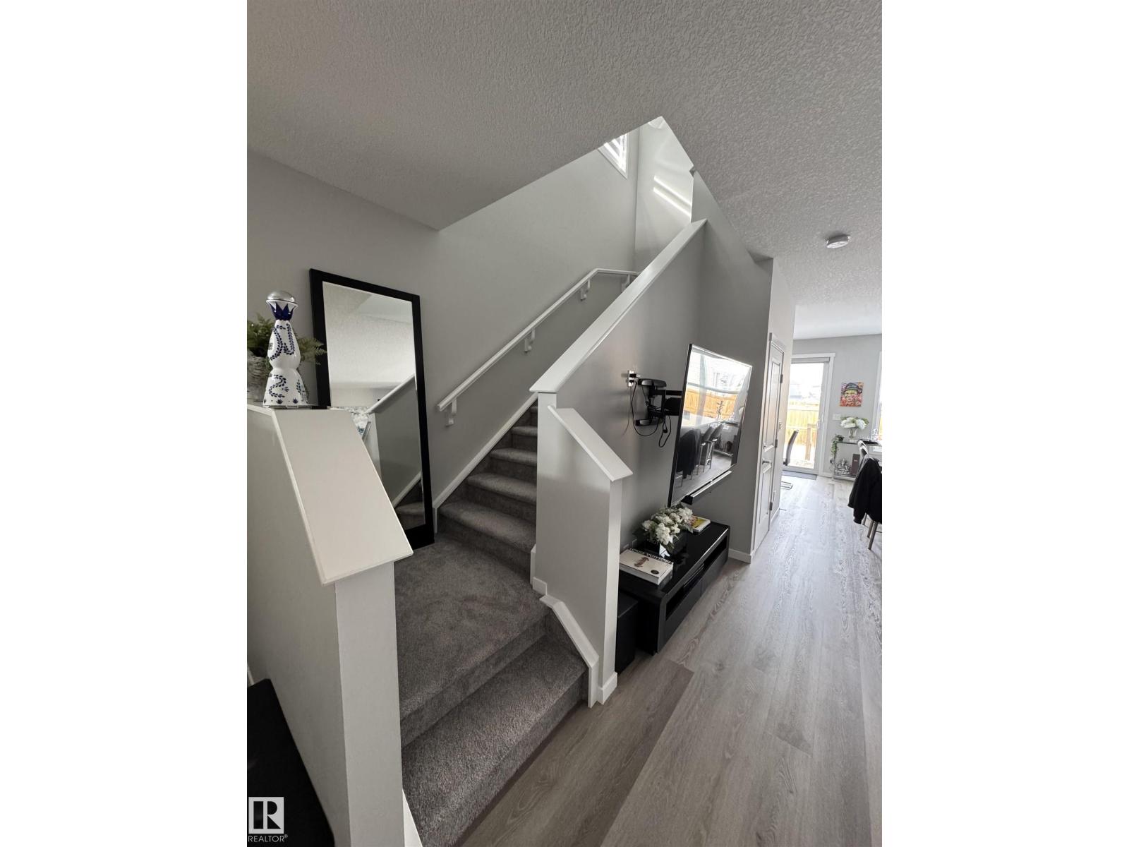 2514/2518 151a AV NW, Edmonton