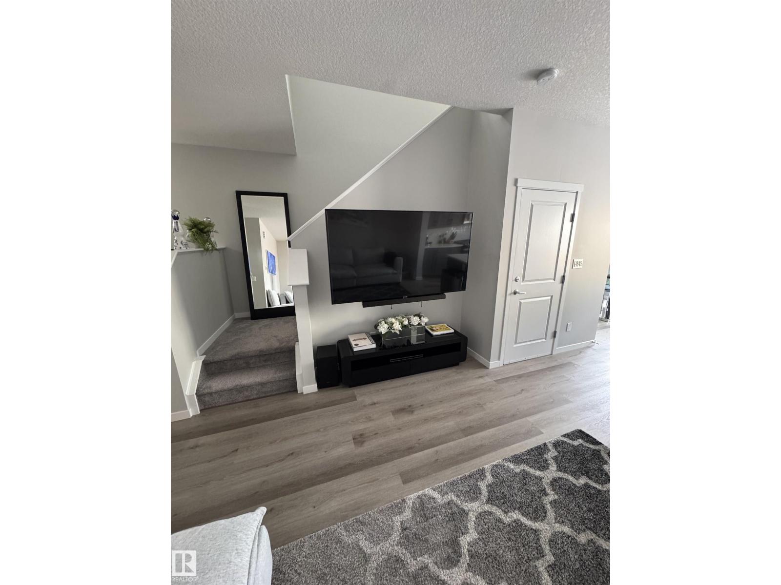 2514/2518 151a AV NW, Edmonton