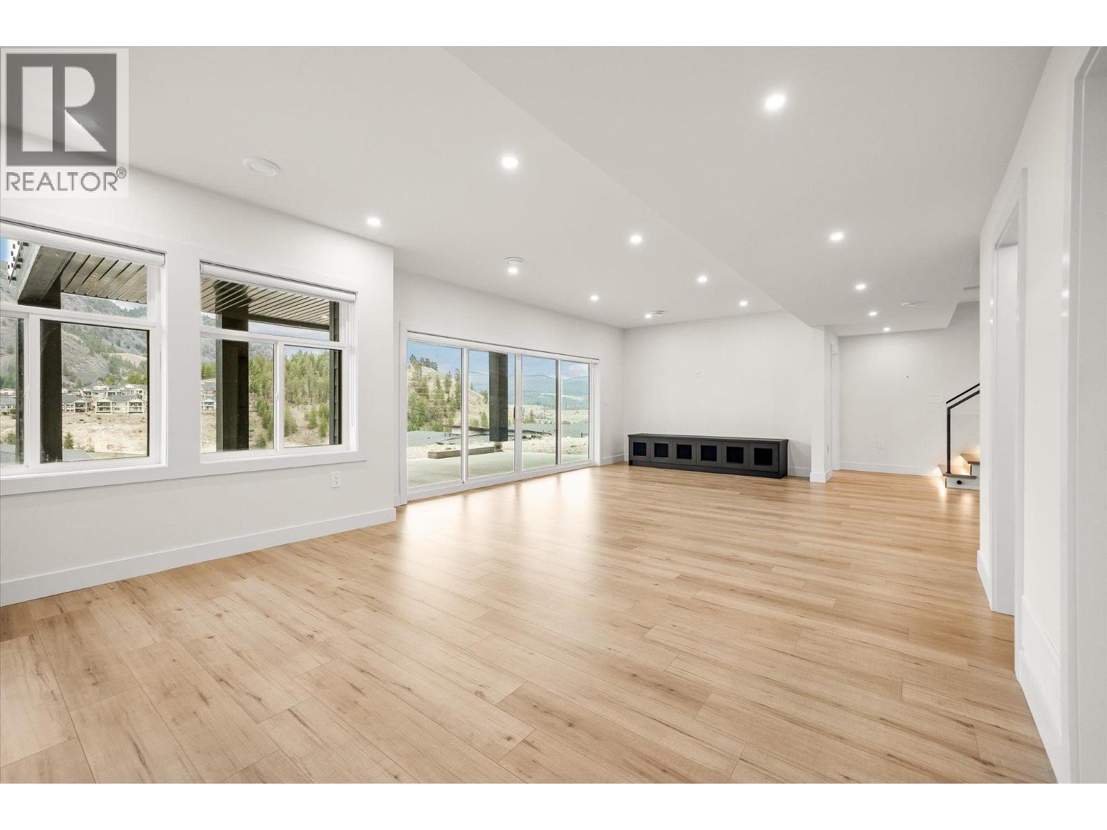 897 Carnoustie Drive, Kelowna