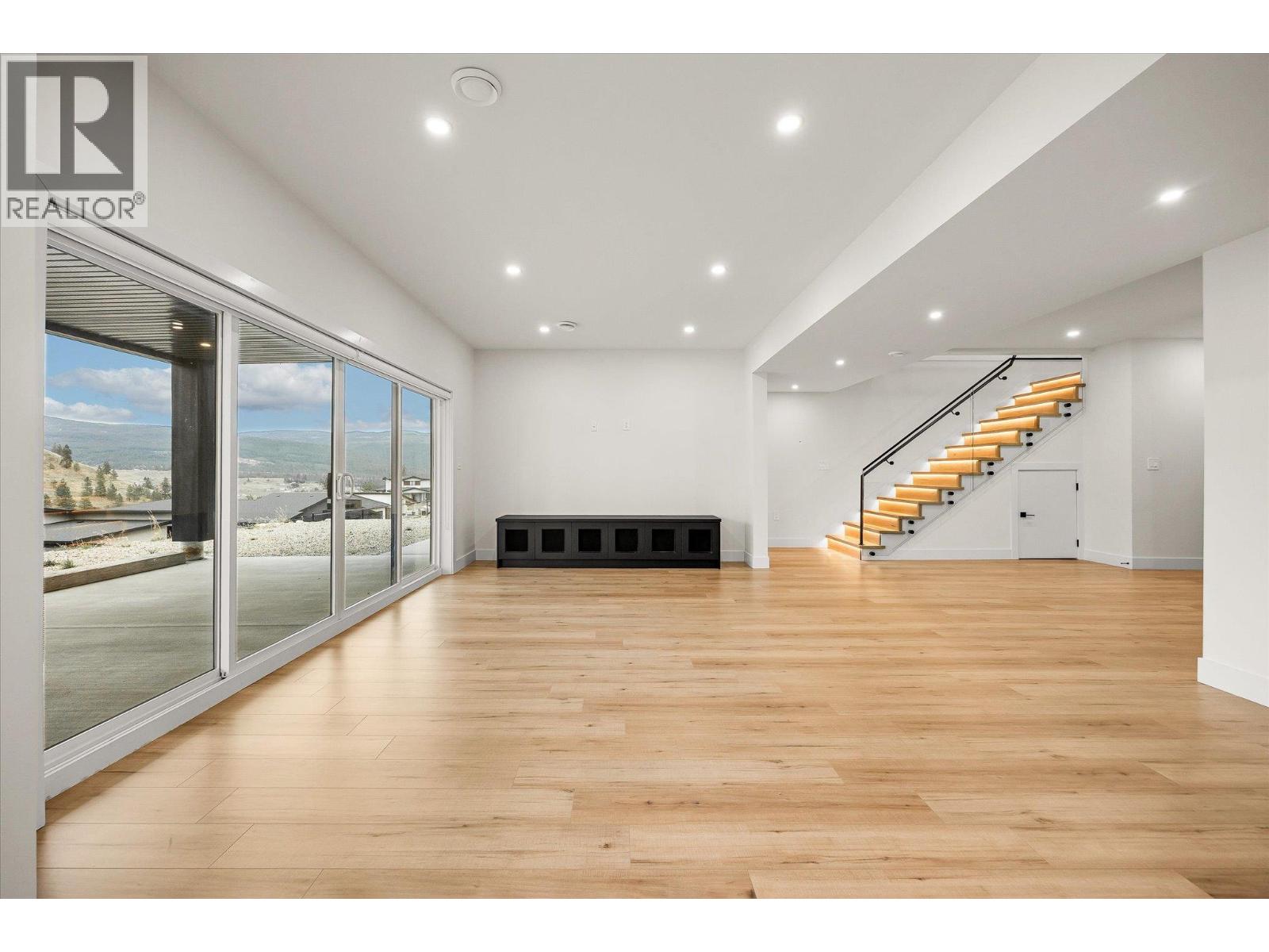 897 Carnoustie Drive, Kelowna