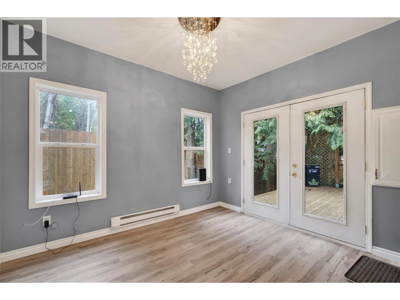 9048 Humming Bird Drive, Swansea Point