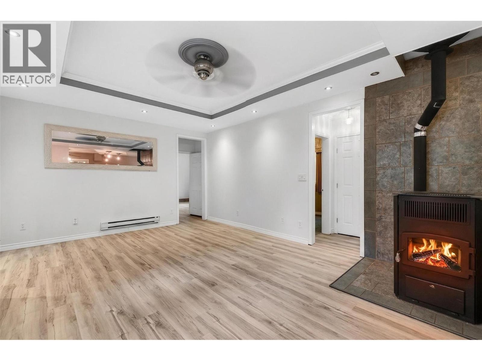 9048 Humming Bird Drive, Swansea Point