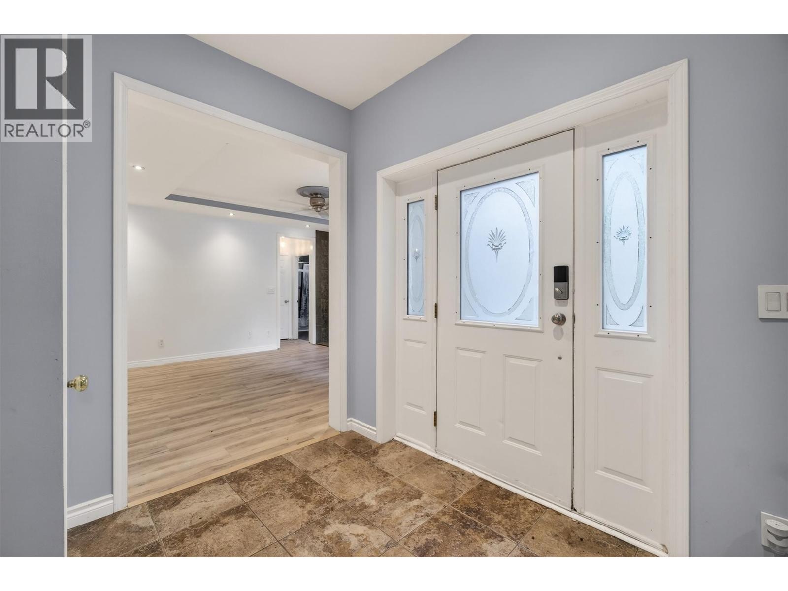 9048 Humming Bird Drive, Swansea Point