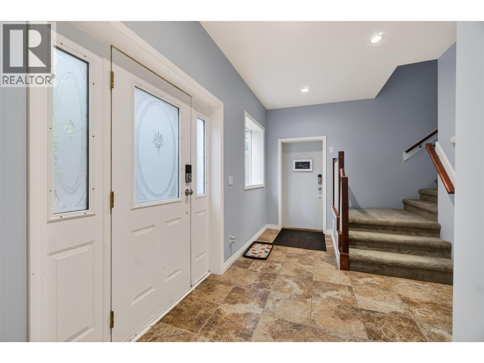 9048 Humming Bird Drive, Swansea Point