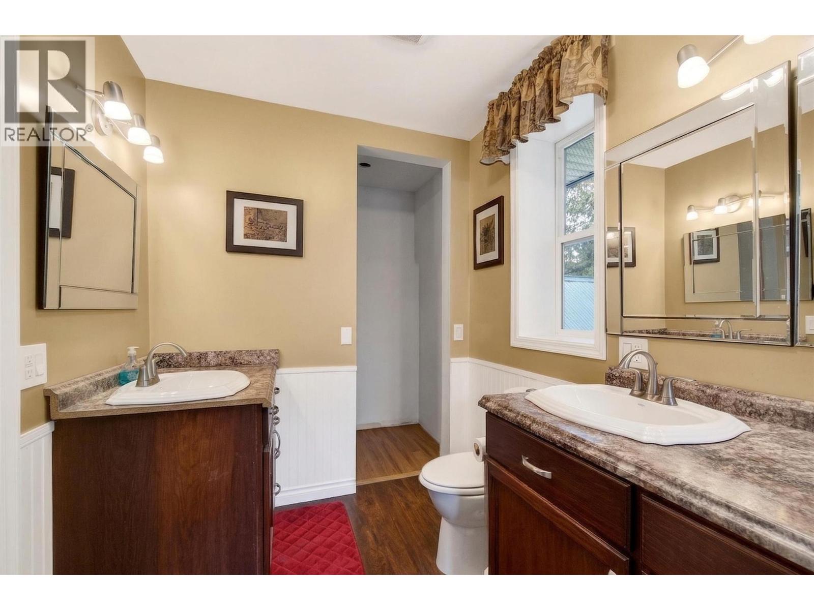 9048 Humming Bird Drive, Swansea Point