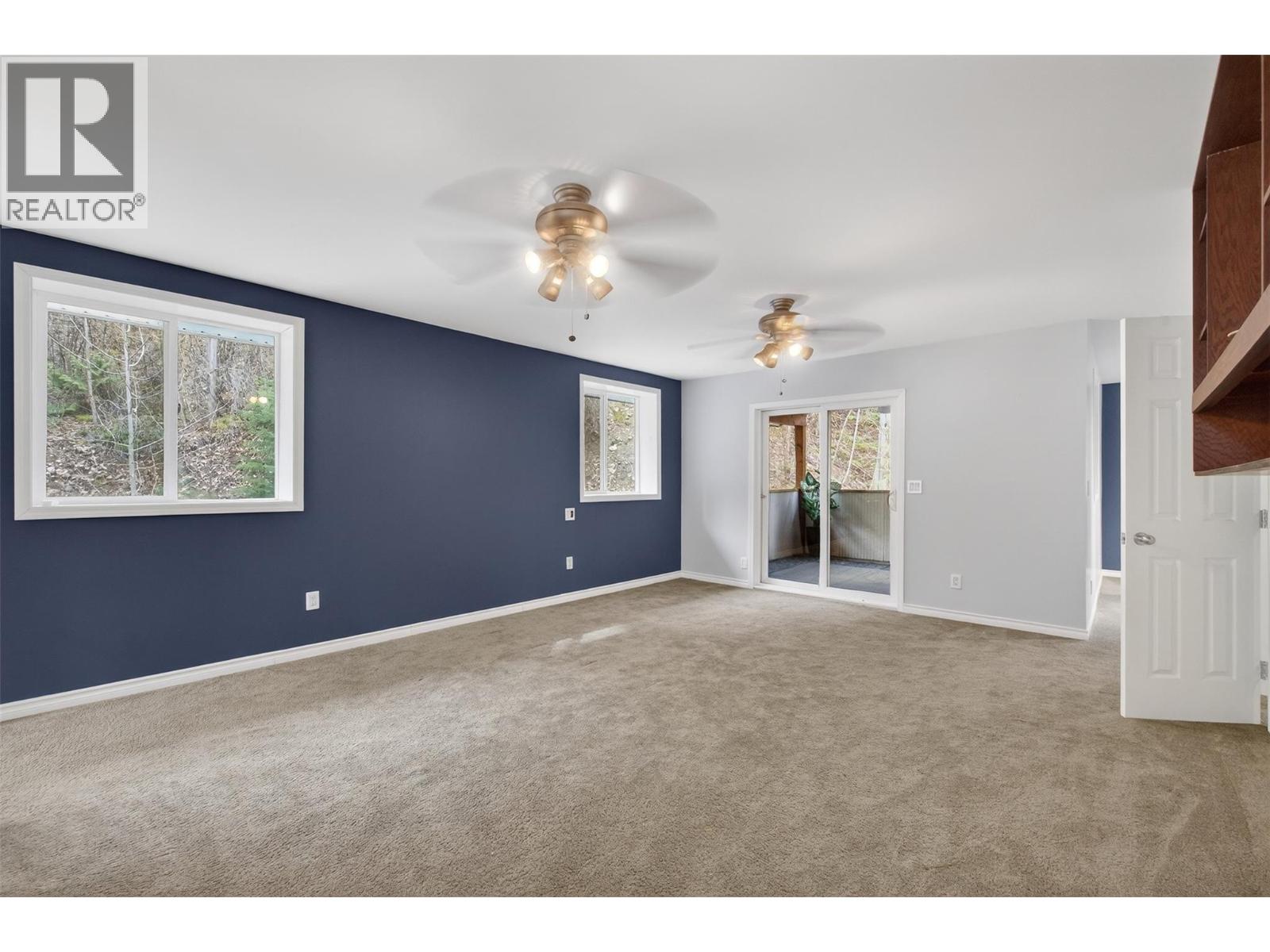 9048 Humming Bird Drive, Swansea Point