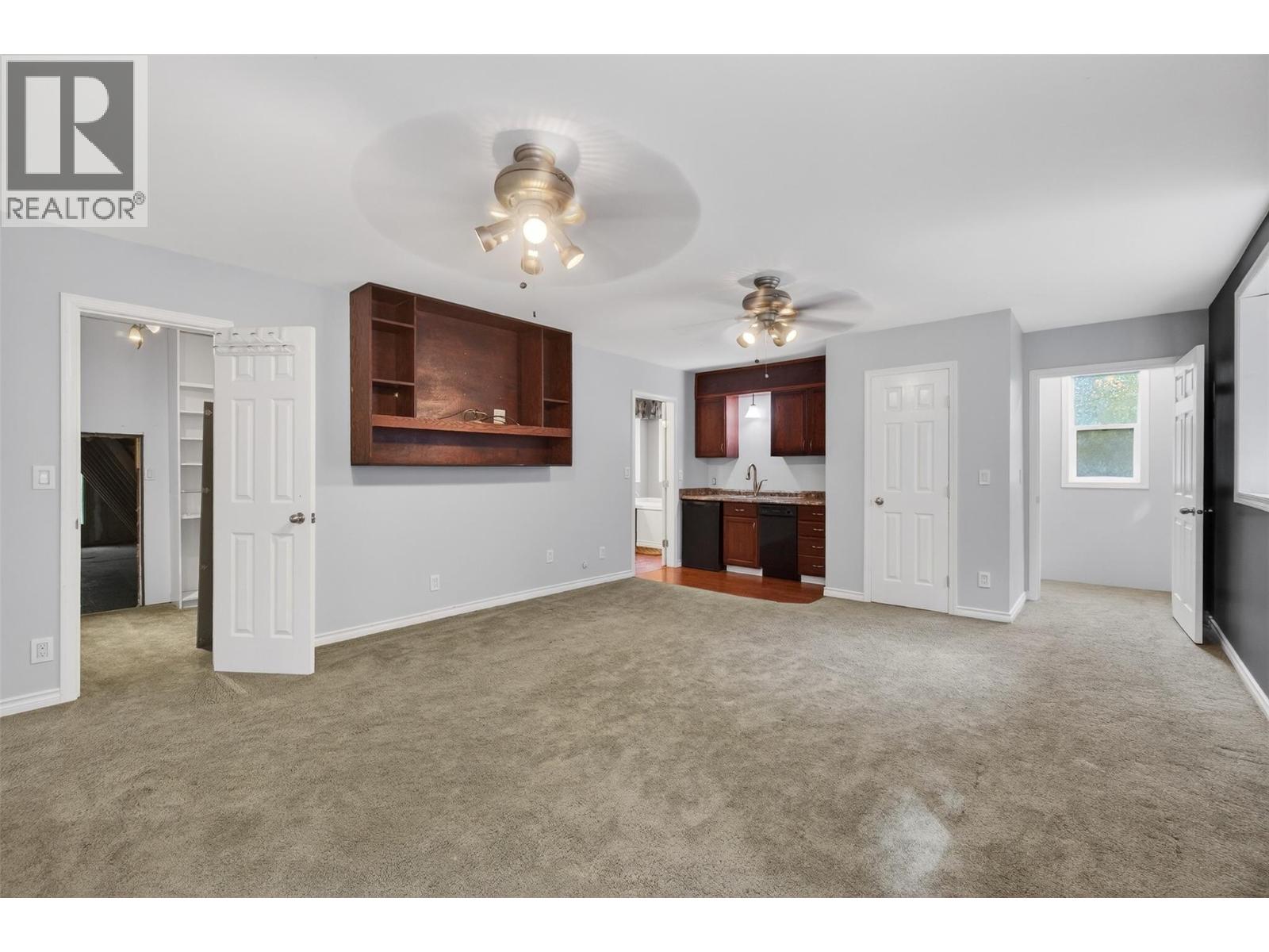 9048 Humming Bird Drive, Swansea Point