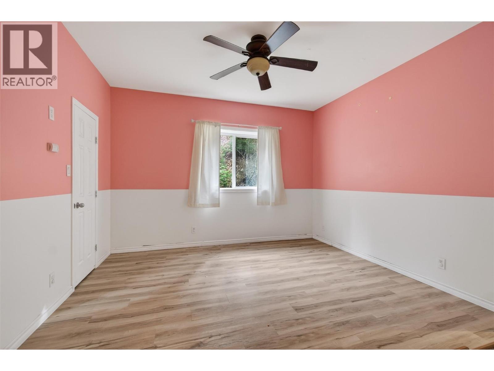 9048 Humming Bird Drive, Swansea Point