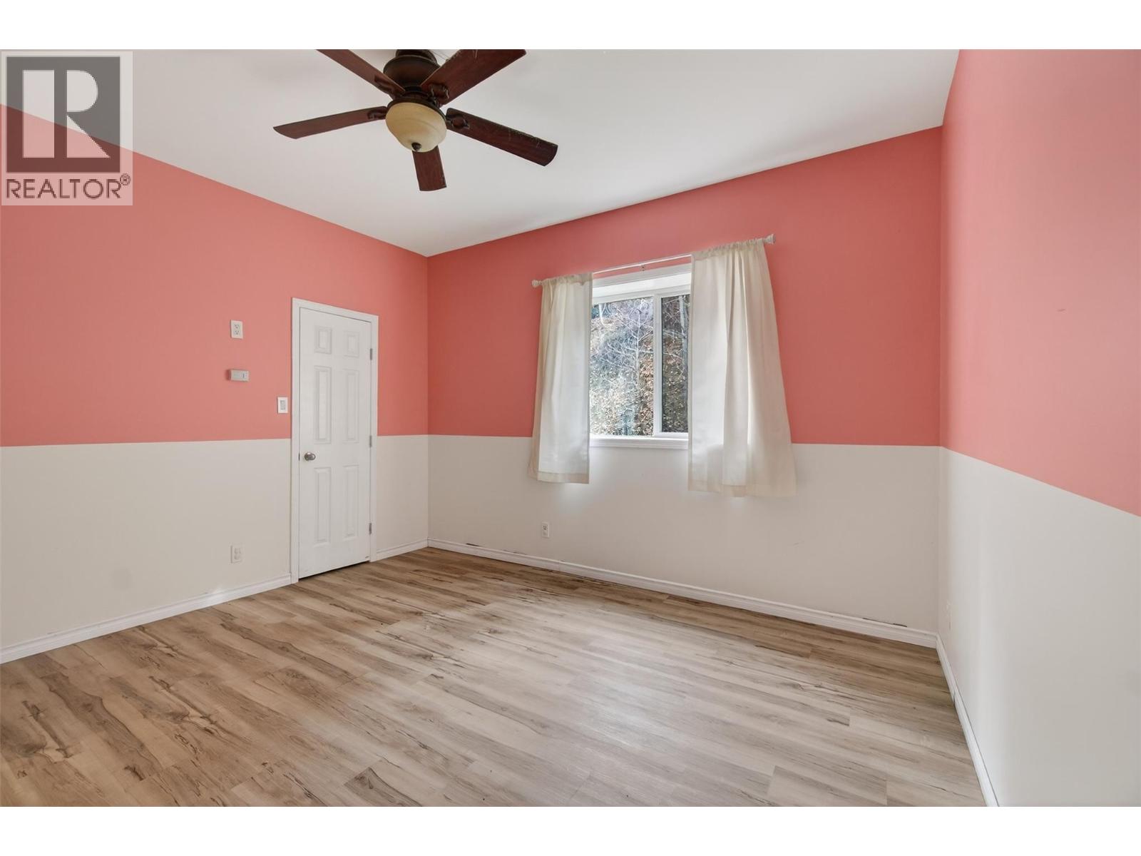 9048 Humming Bird Drive, Swansea Point