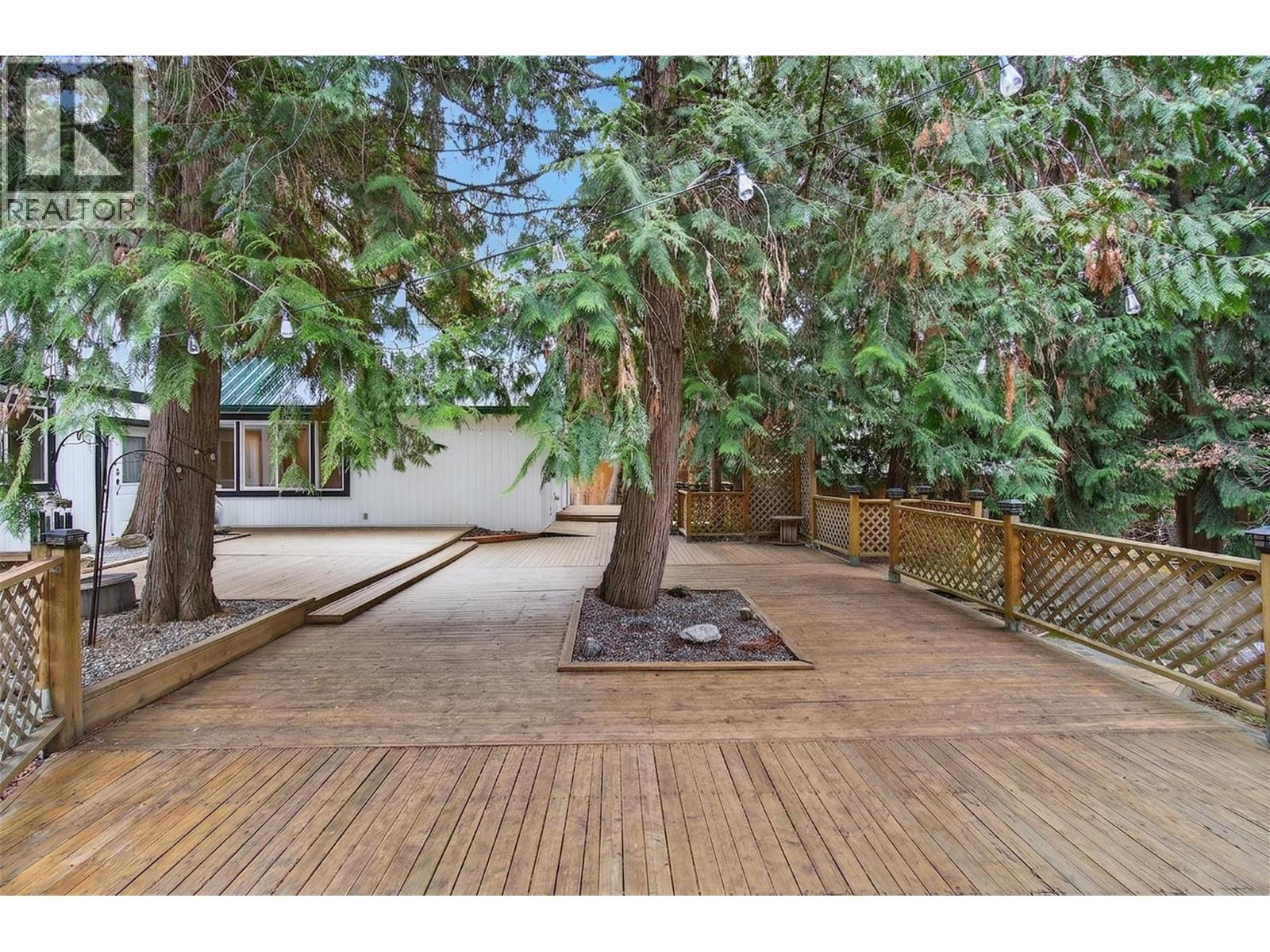 9048 Humming Bird Drive, Swansea Point