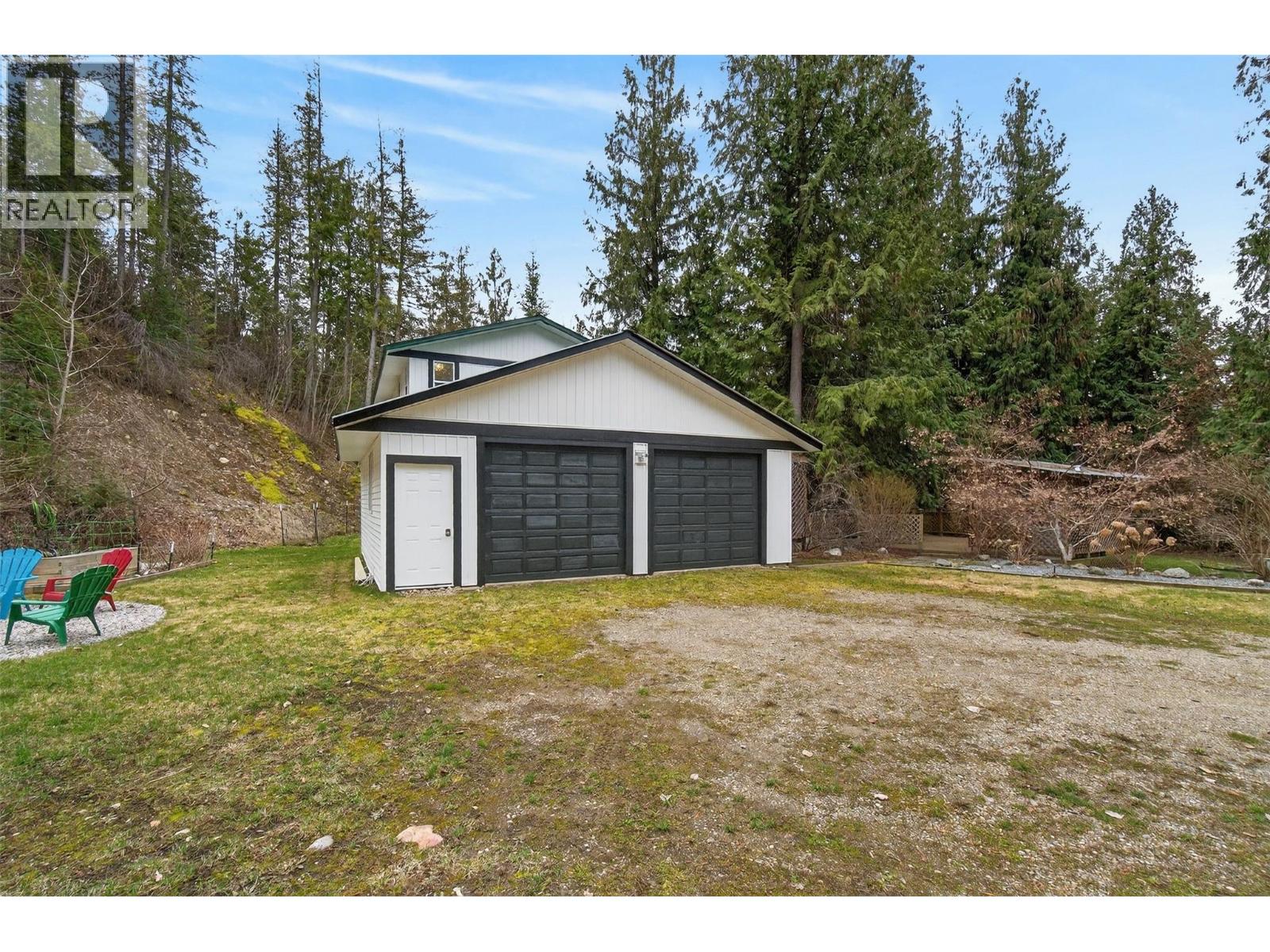 9048 Humming Bird Drive, Swansea Point