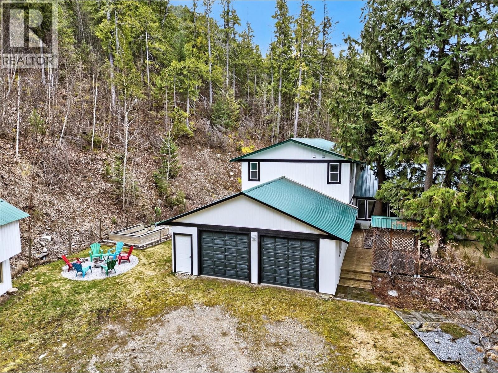 9048 Humming Bird Drive, Swansea Point