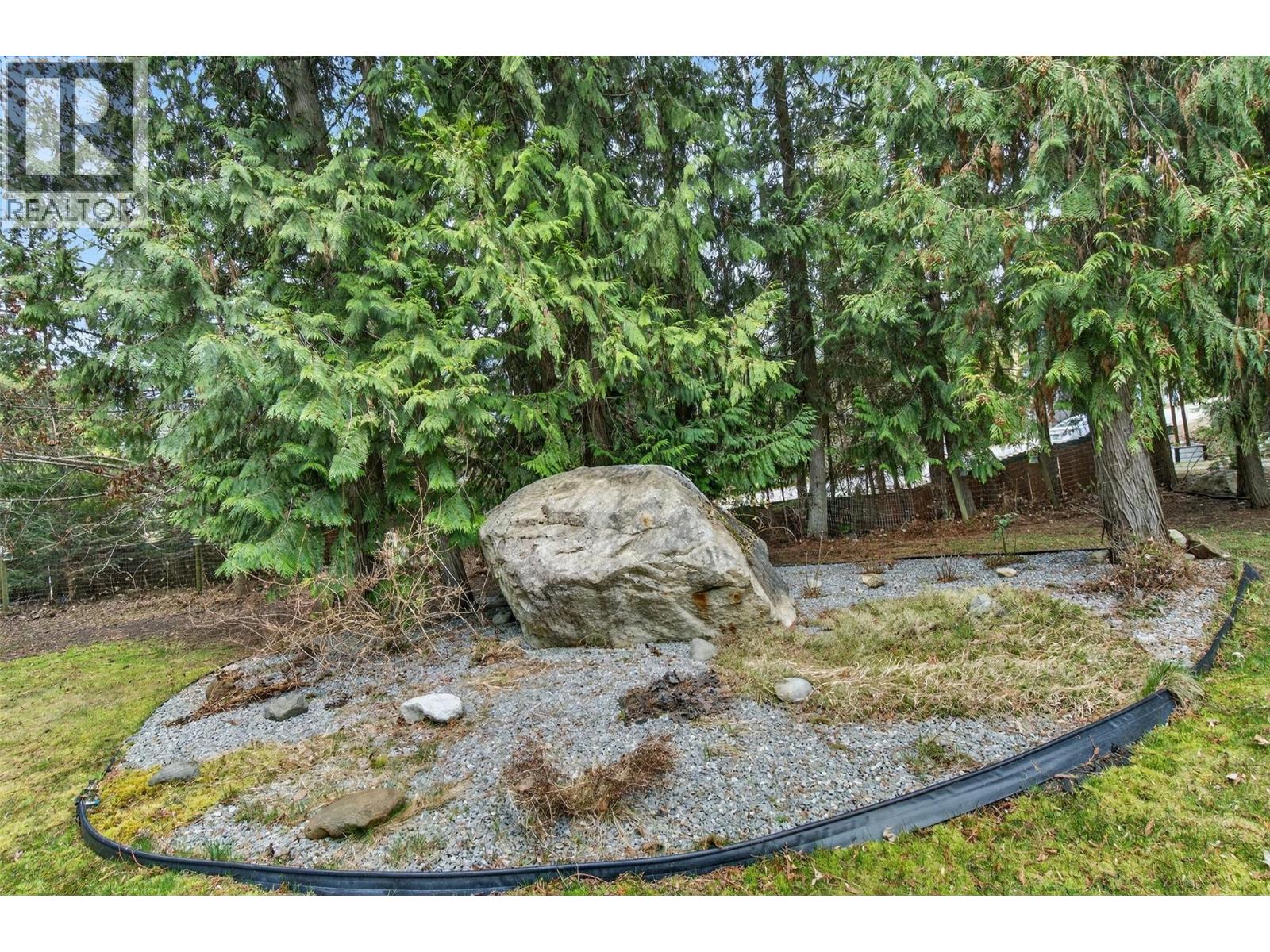 9048 Humming Bird Drive, Swansea Point