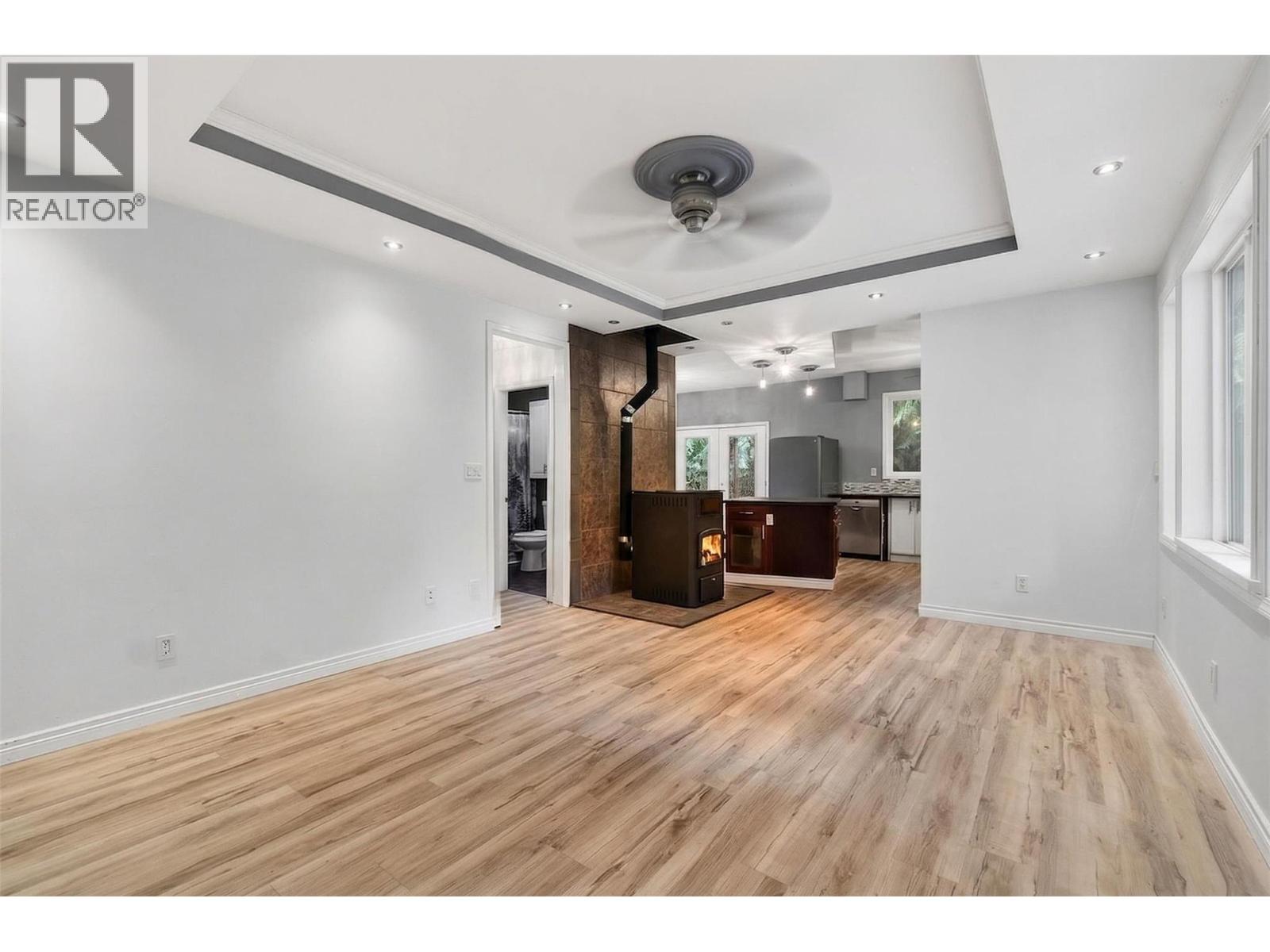 9048 Humming Bird Drive, Swansea Point