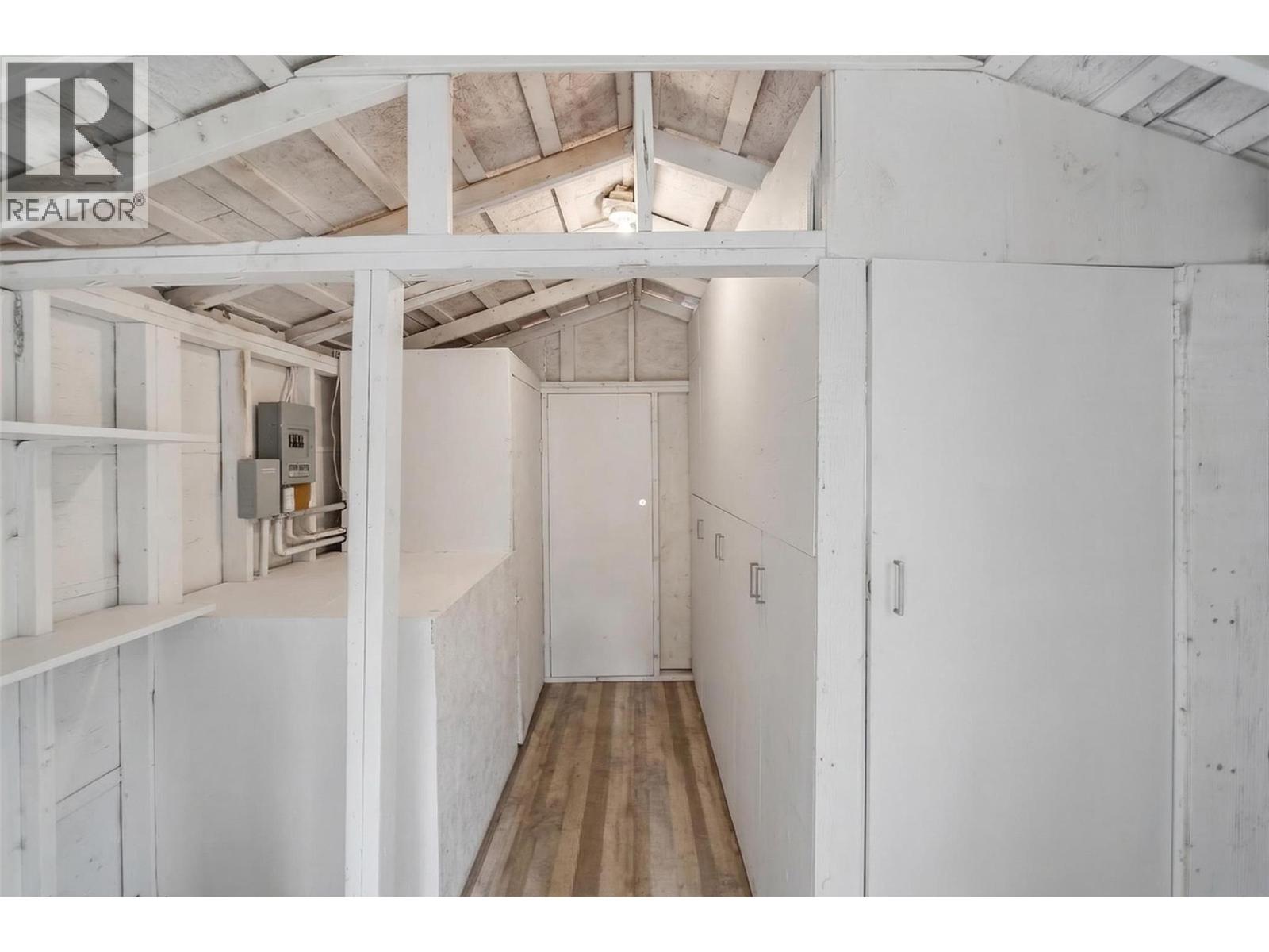 9048 Humming Bird Drive, Swansea Point