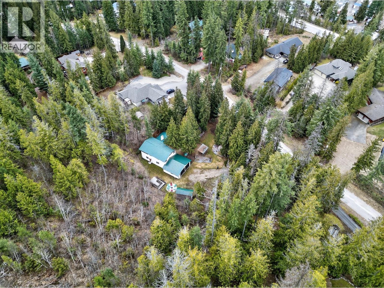 9048 Humming Bird Drive, Swansea Point