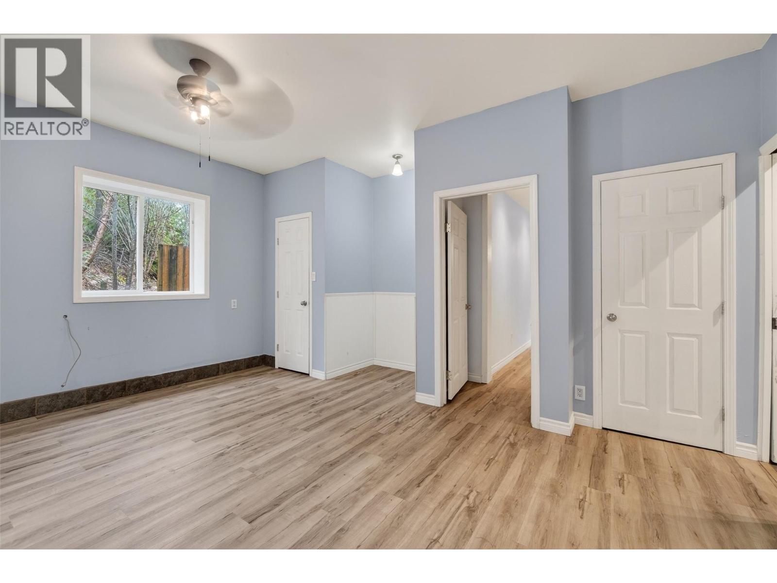 9048 Humming Bird Drive, Swansea Point