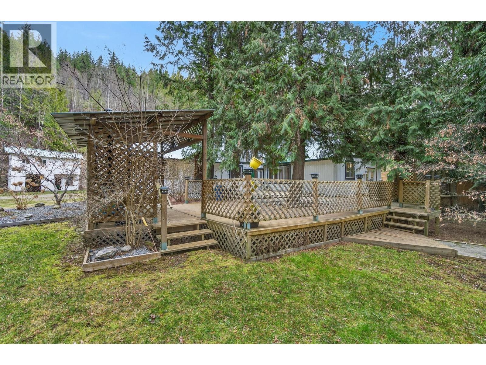 9048 Humming Bird Drive, Swansea Point