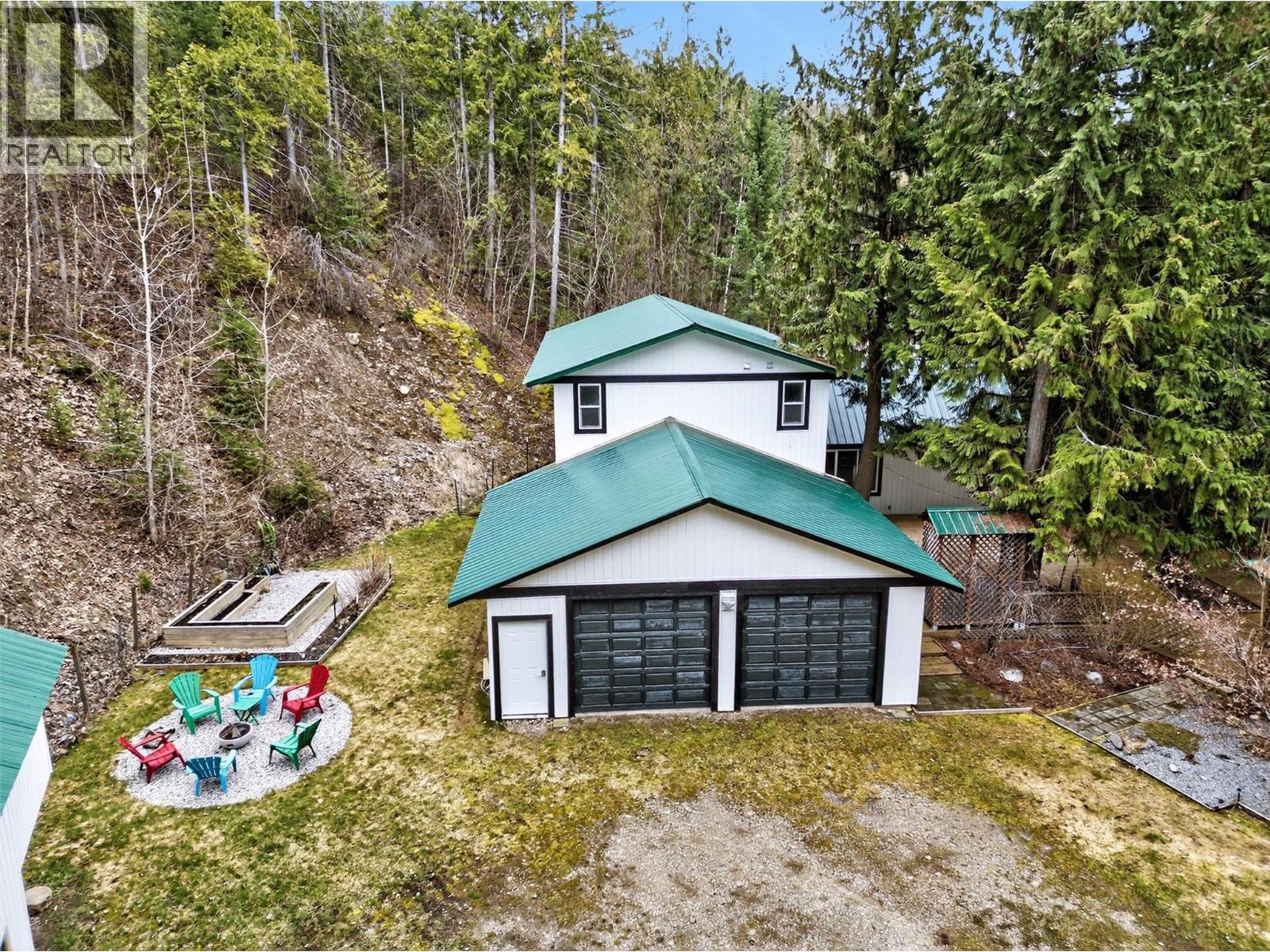 9048 Humming Bird Drive, Swansea Point