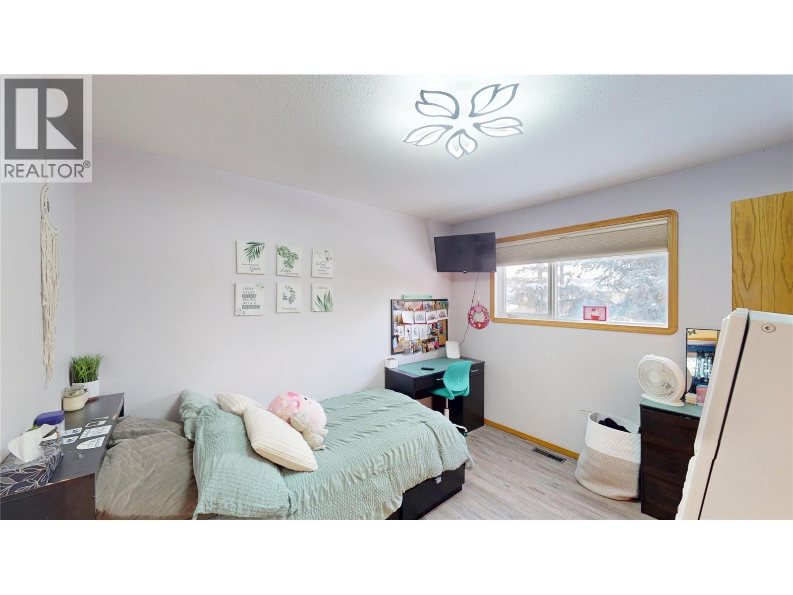 121 10TH Street S, Cranbrook