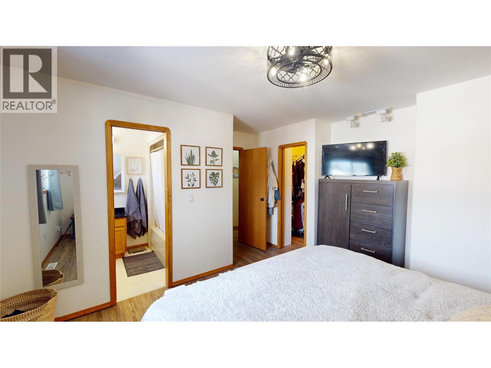 121 10TH Street S, Cranbrook